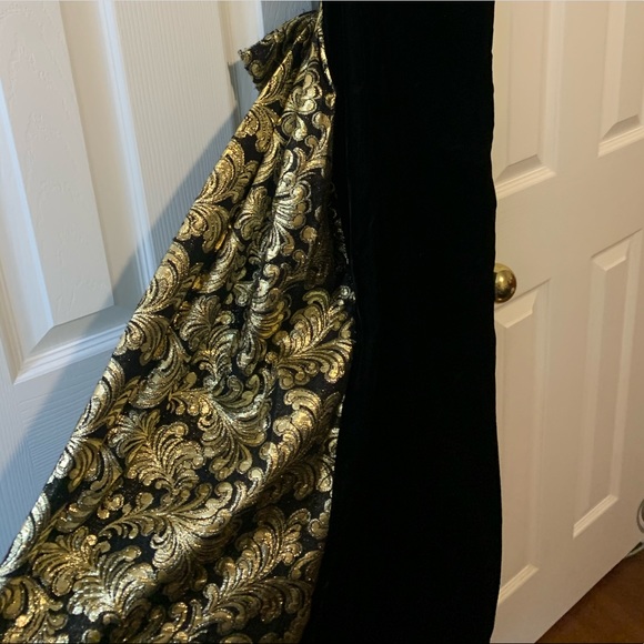 Vintage velvet black dress with gold detail - Picture 8 of 14